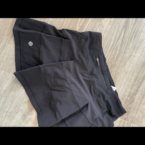 NEVER WORN LULULEMON PACE RIVAL SKIRT - Picture 2 of 3